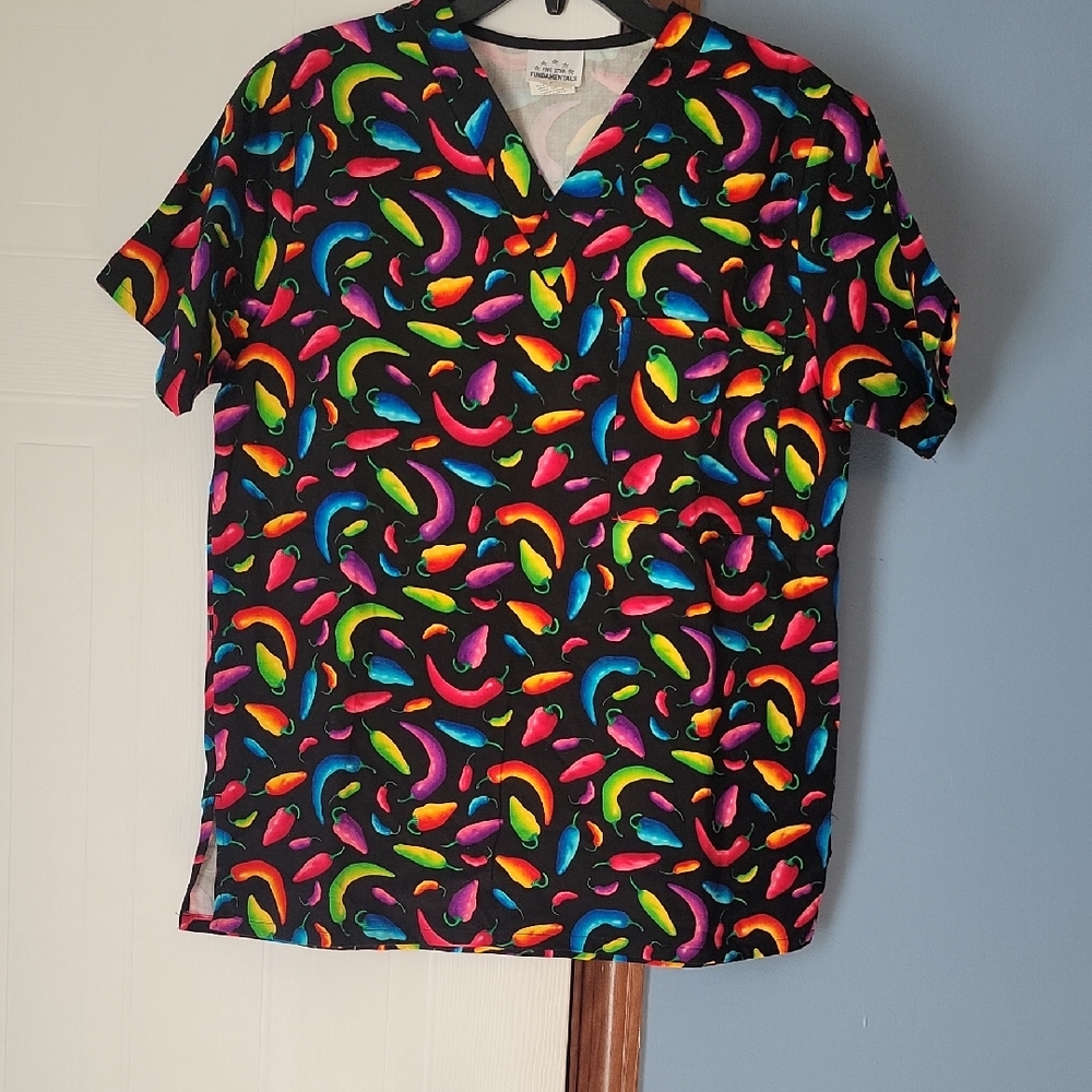 Five Star Fundamentals Colorful Pepper Patterned Scrub Shirt Size Small
